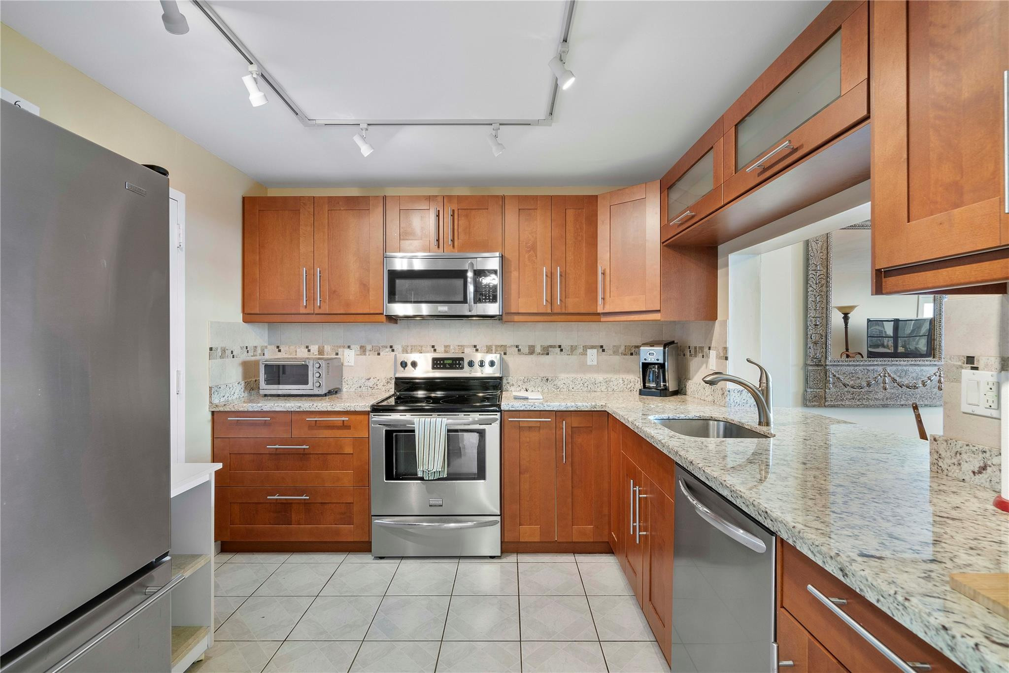 1160 N Federal Hwy 1020