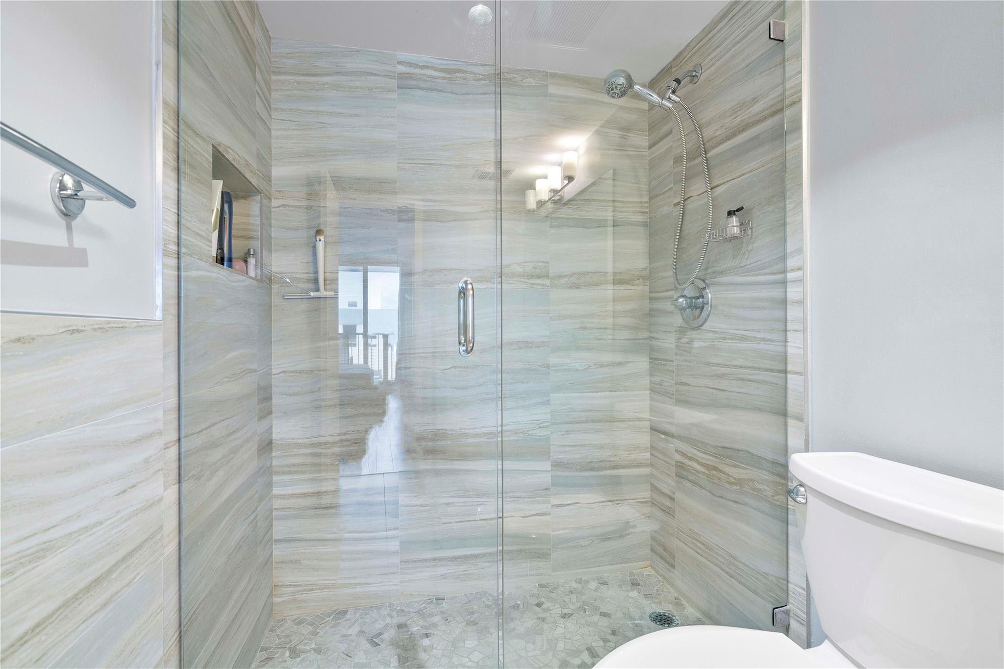 1160 N Federal Hwy 1020