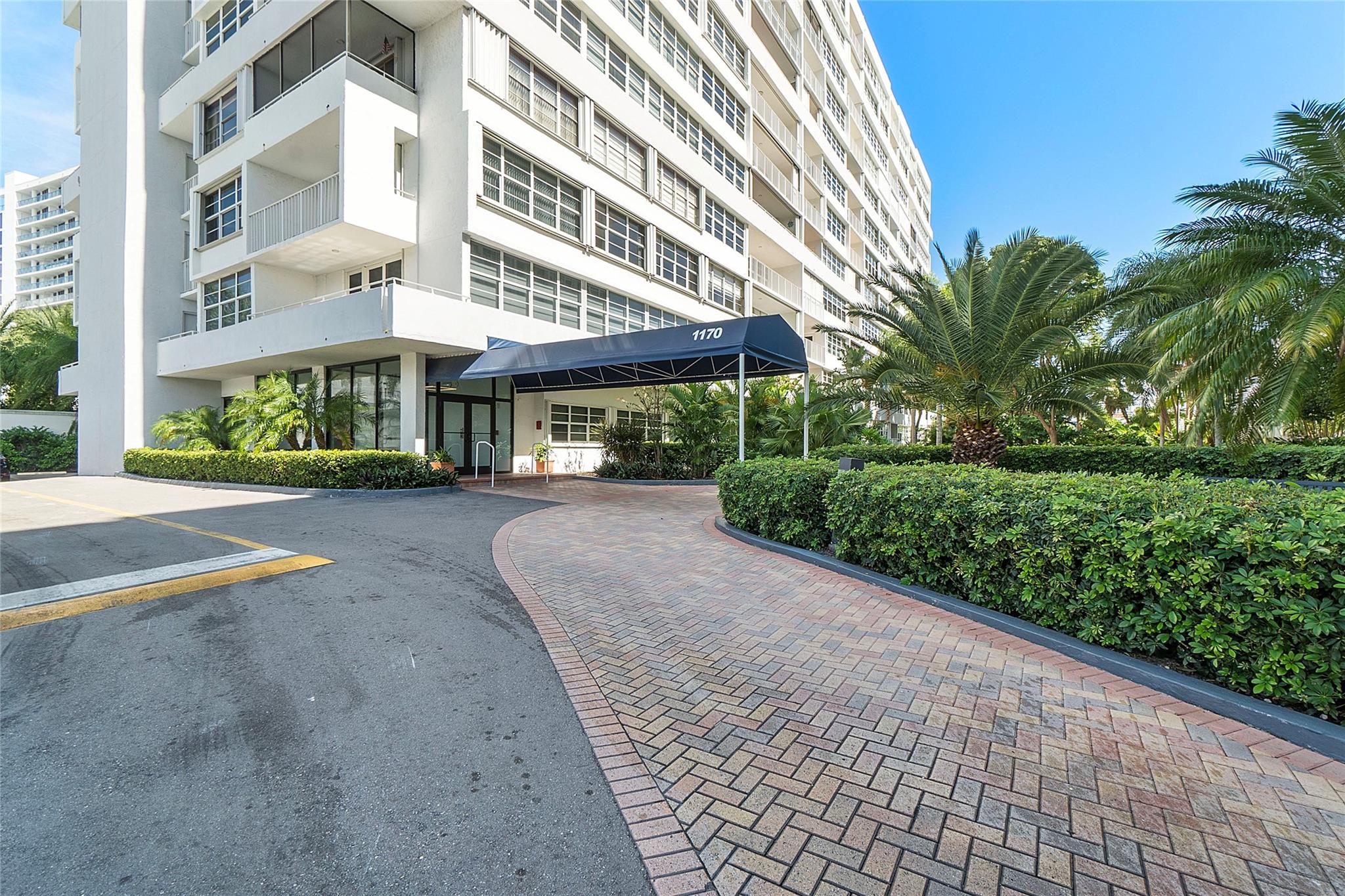 1160 N Federal Hwy 1020