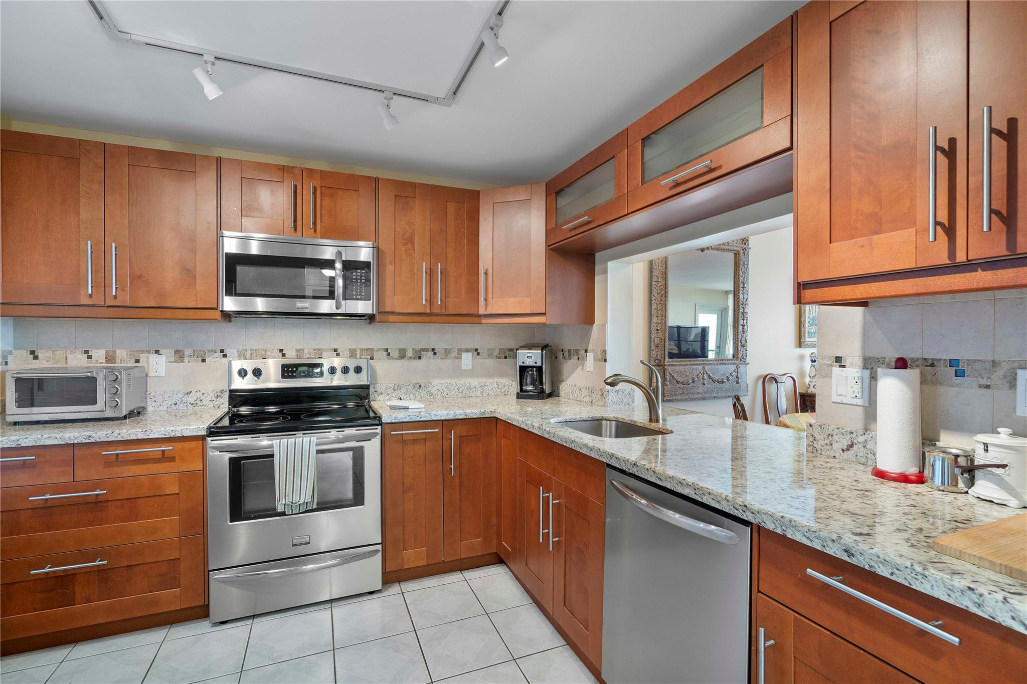 1160 N Federal Hwy 1020