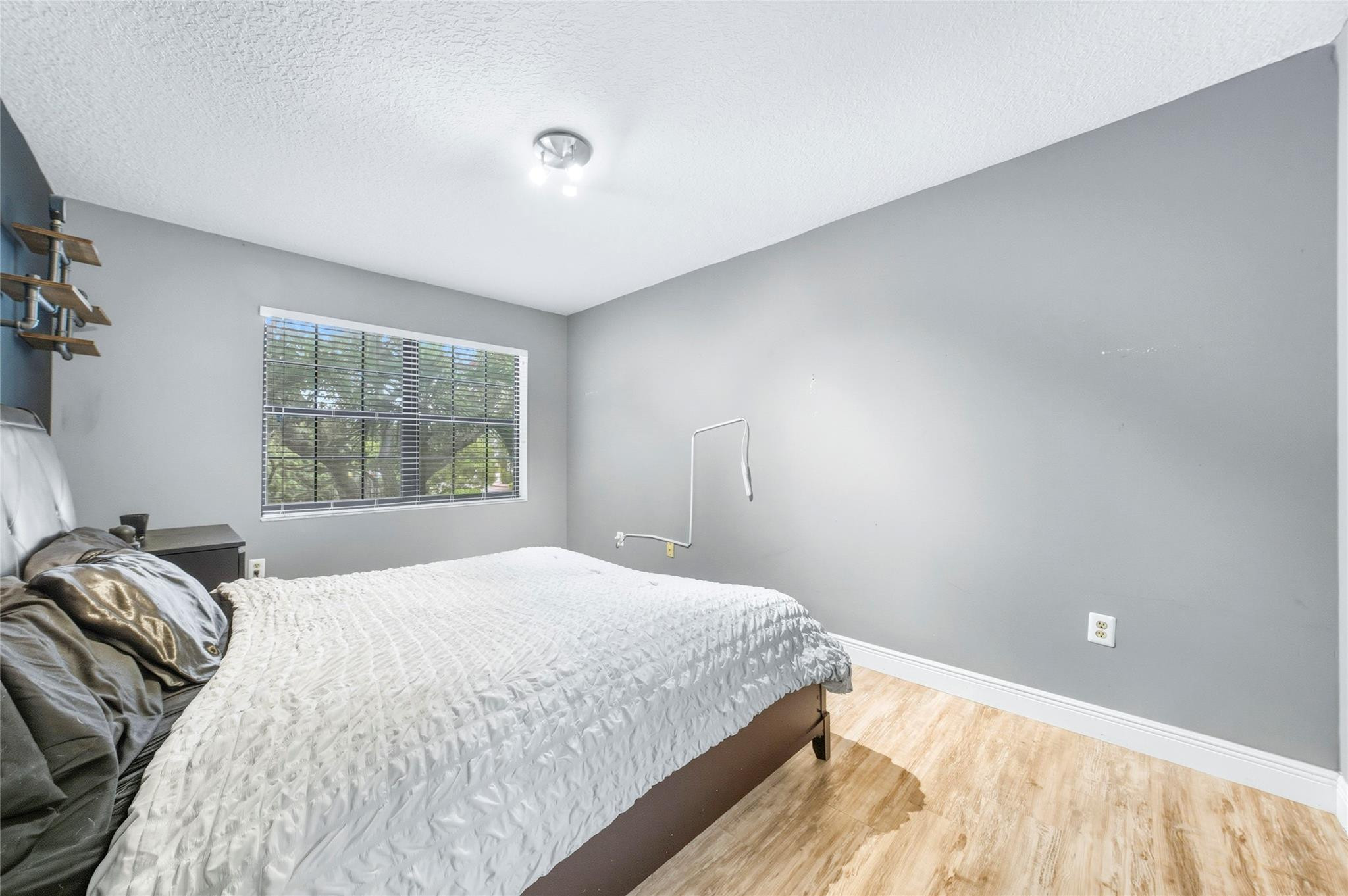 214 City View Dr