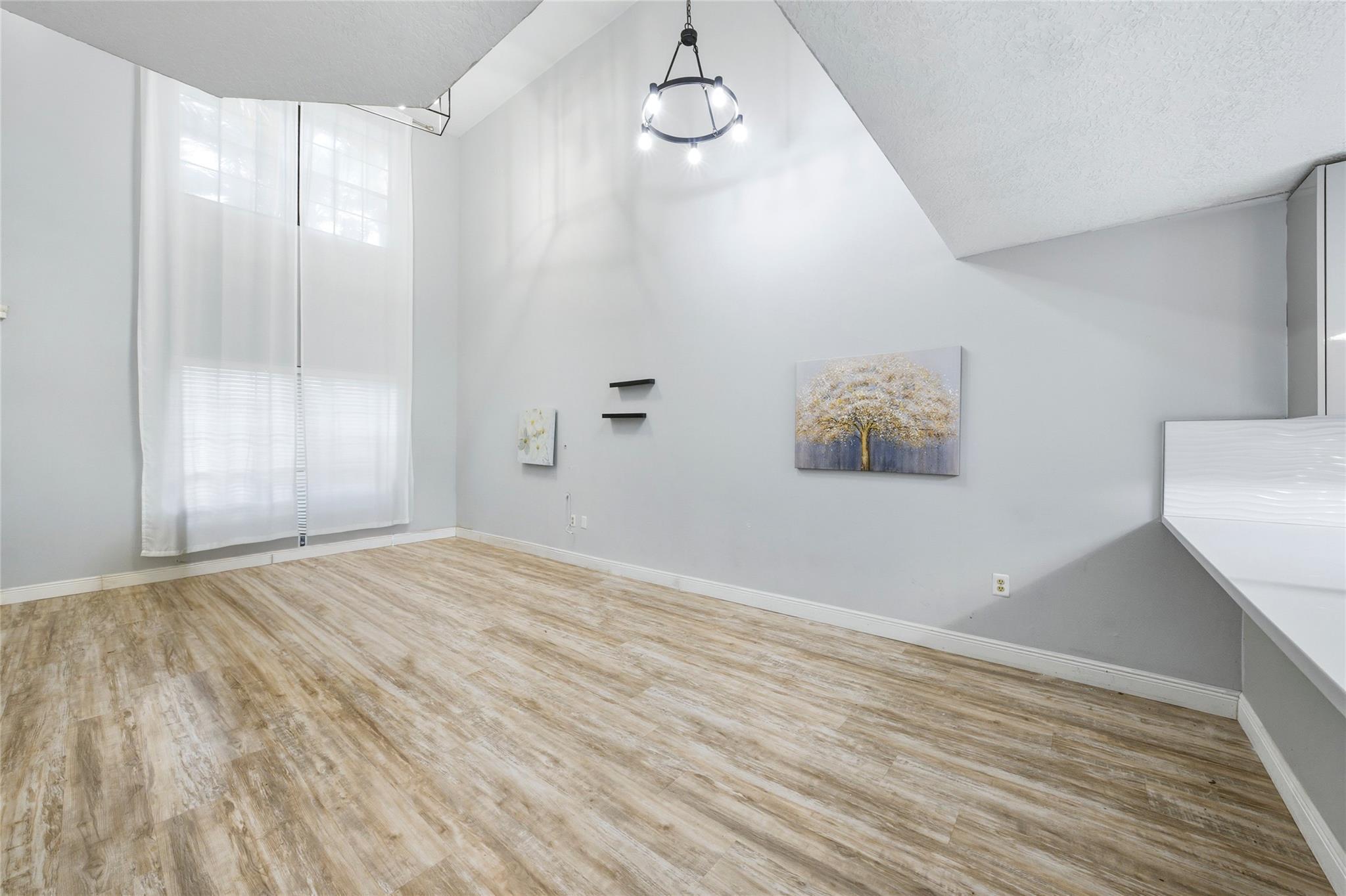 214 City View Dr