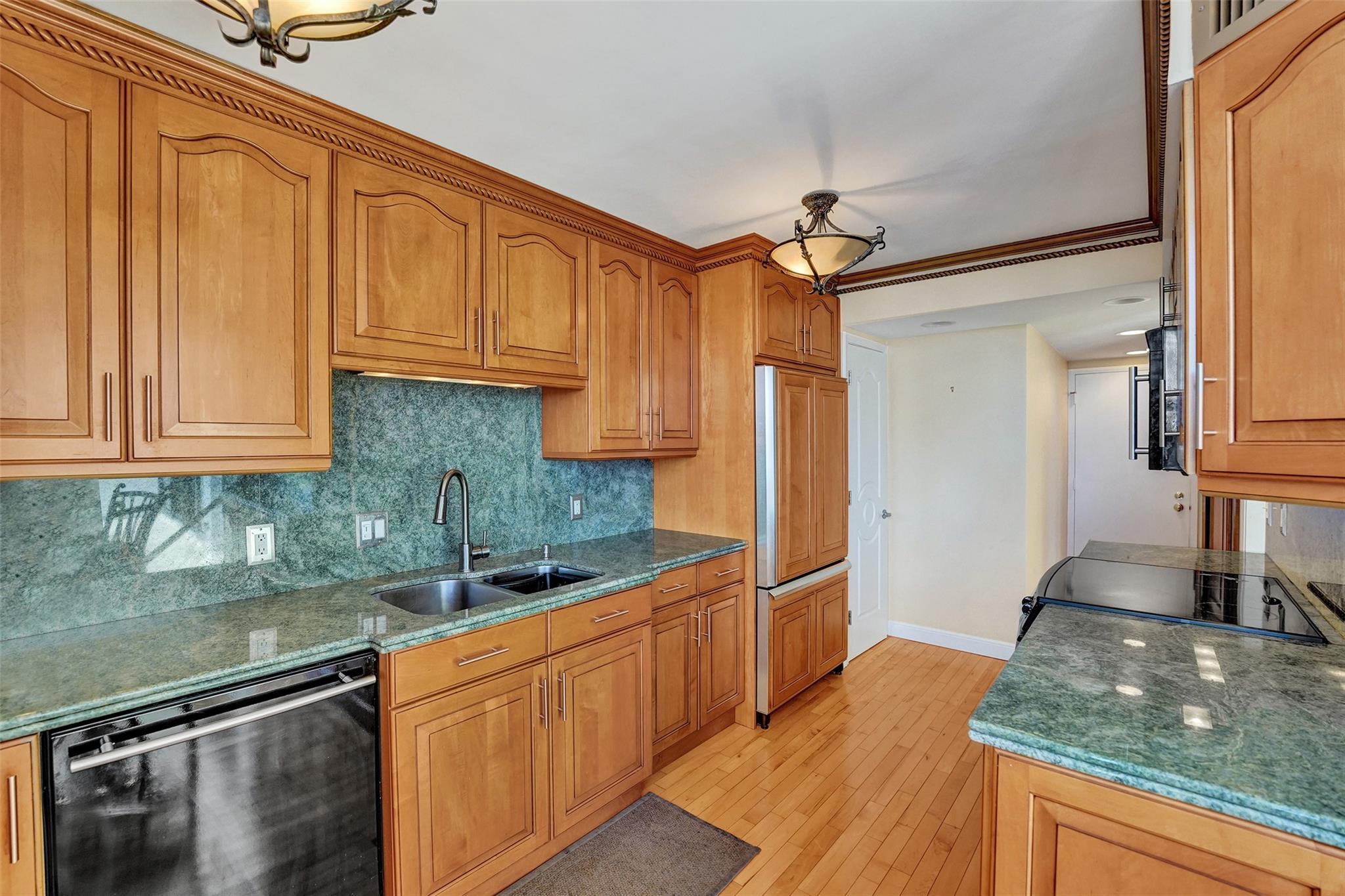 936 Intracoastal Dr 11C
