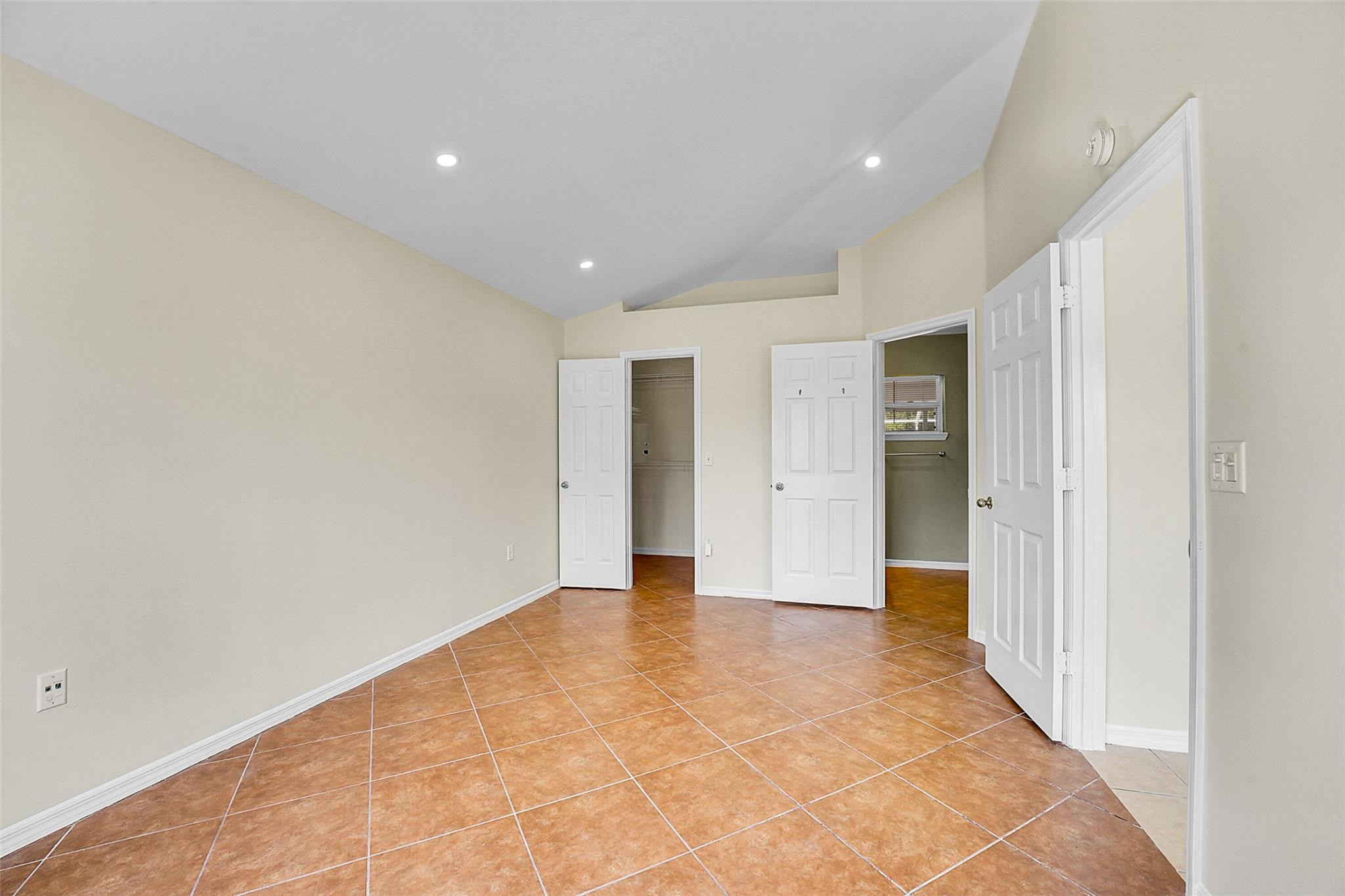 1598 SW Curry St