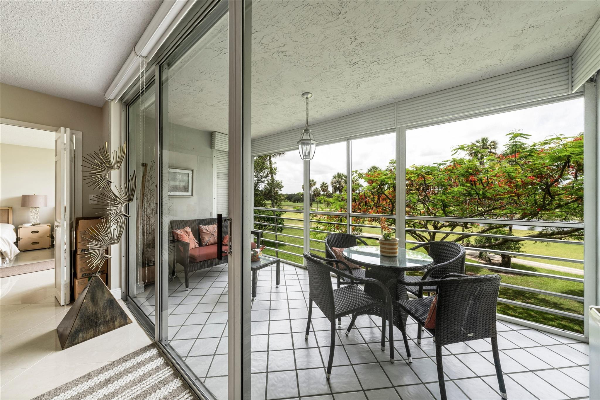 3960 Oaks Clubhouse Dr 312