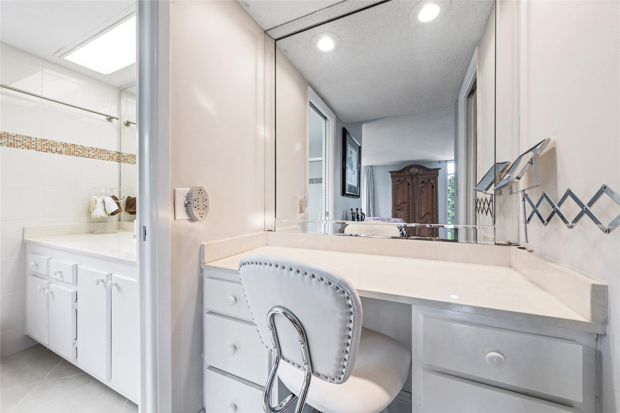 3960 Oaks Clubhouse Dr 312