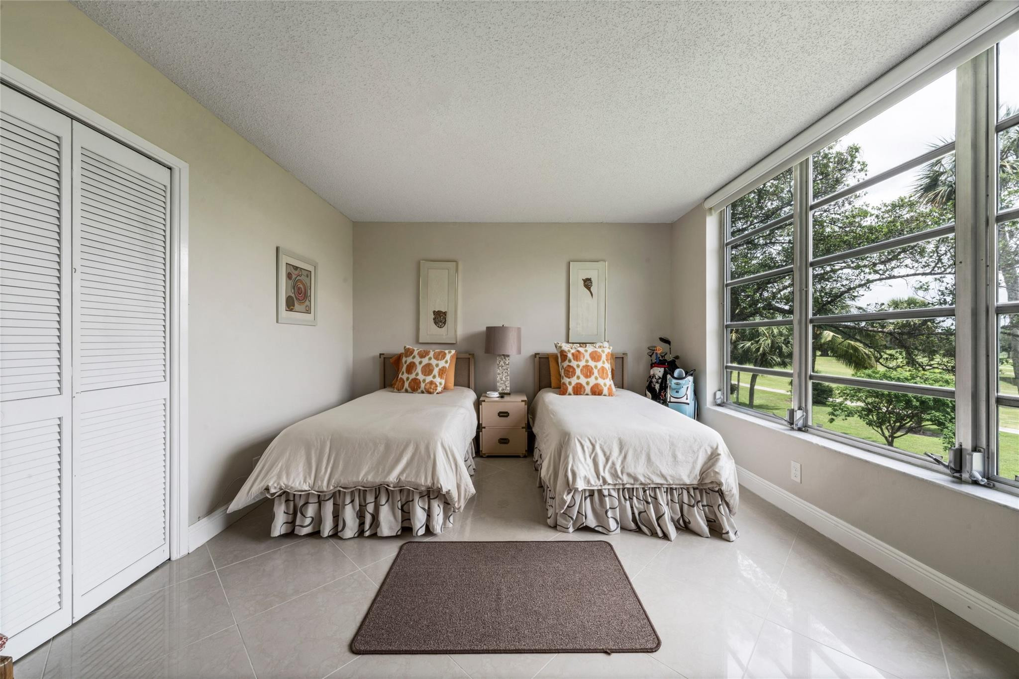 3960 Oaks Clubhouse Dr 312