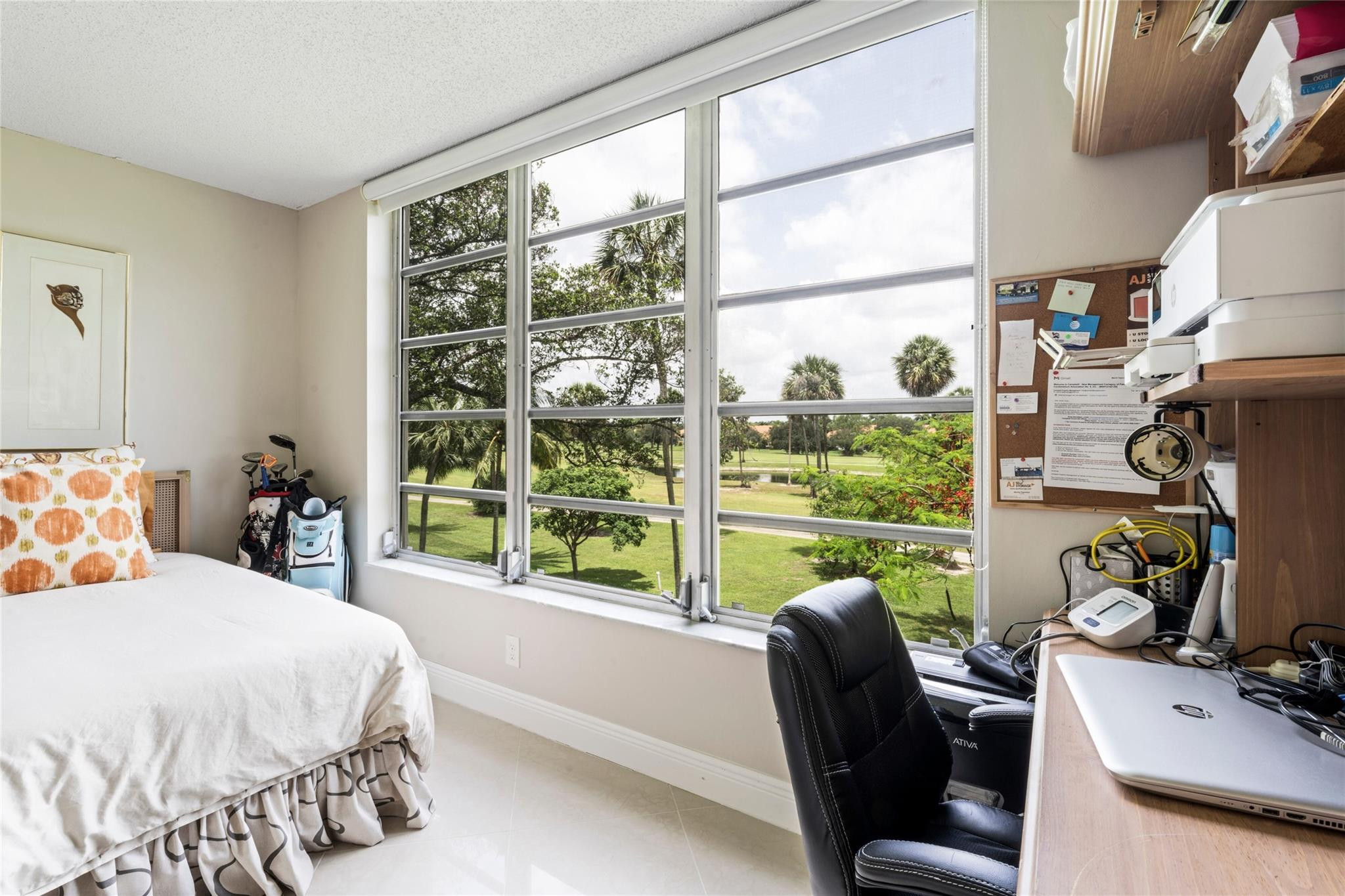 3960 Oaks Clubhouse Dr 312