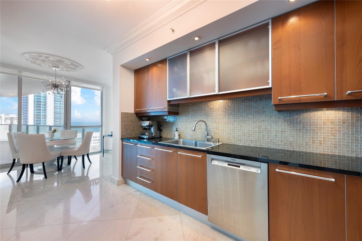 3101 S Ocean Dr 2201