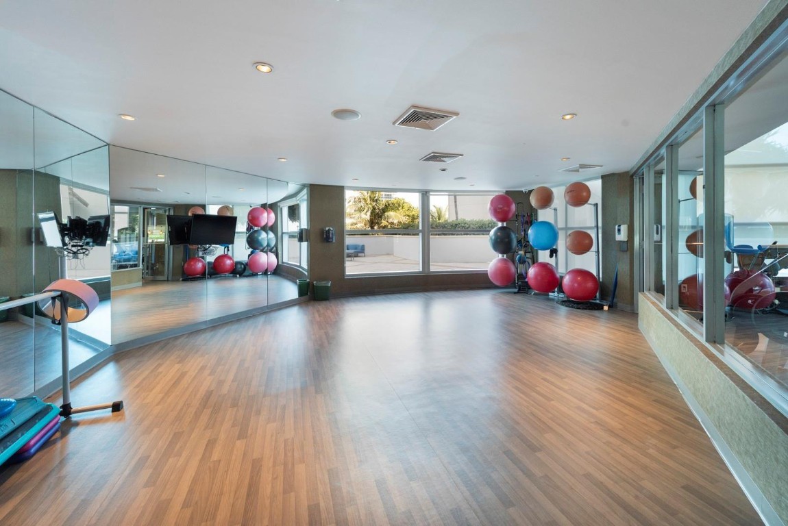 3101 S Ocean Dr 2201