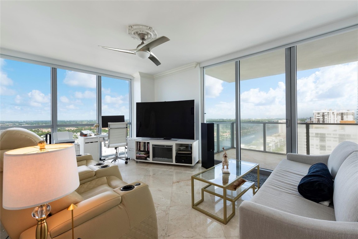 3101 S Ocean Dr 2201