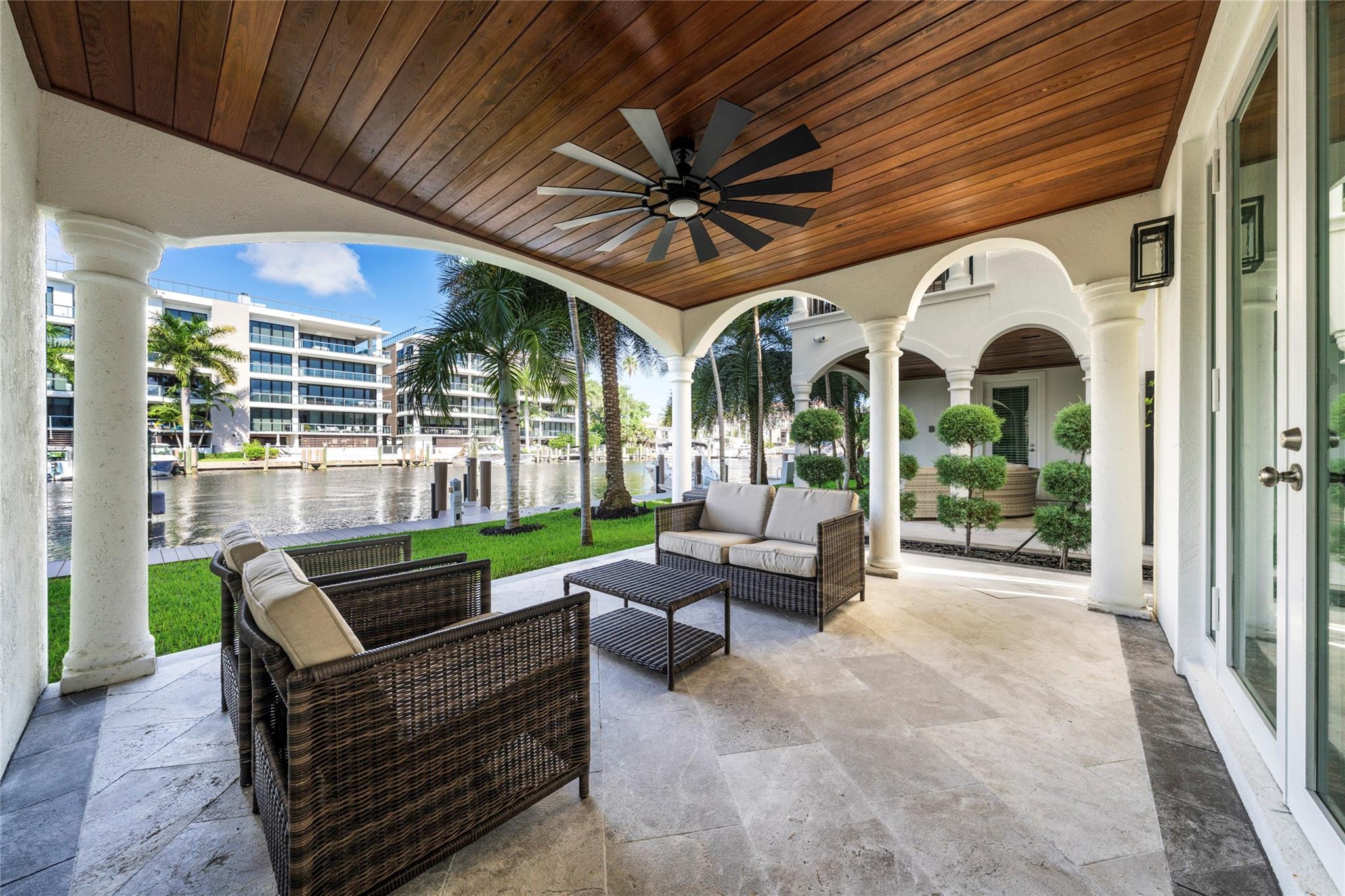 61 Isle Of Venice Dr
