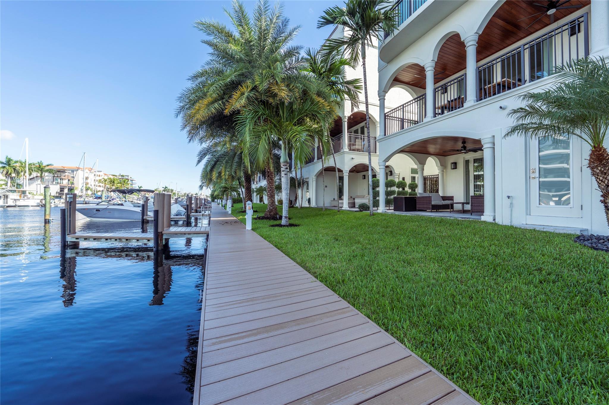 61 Isle Of Venice Dr