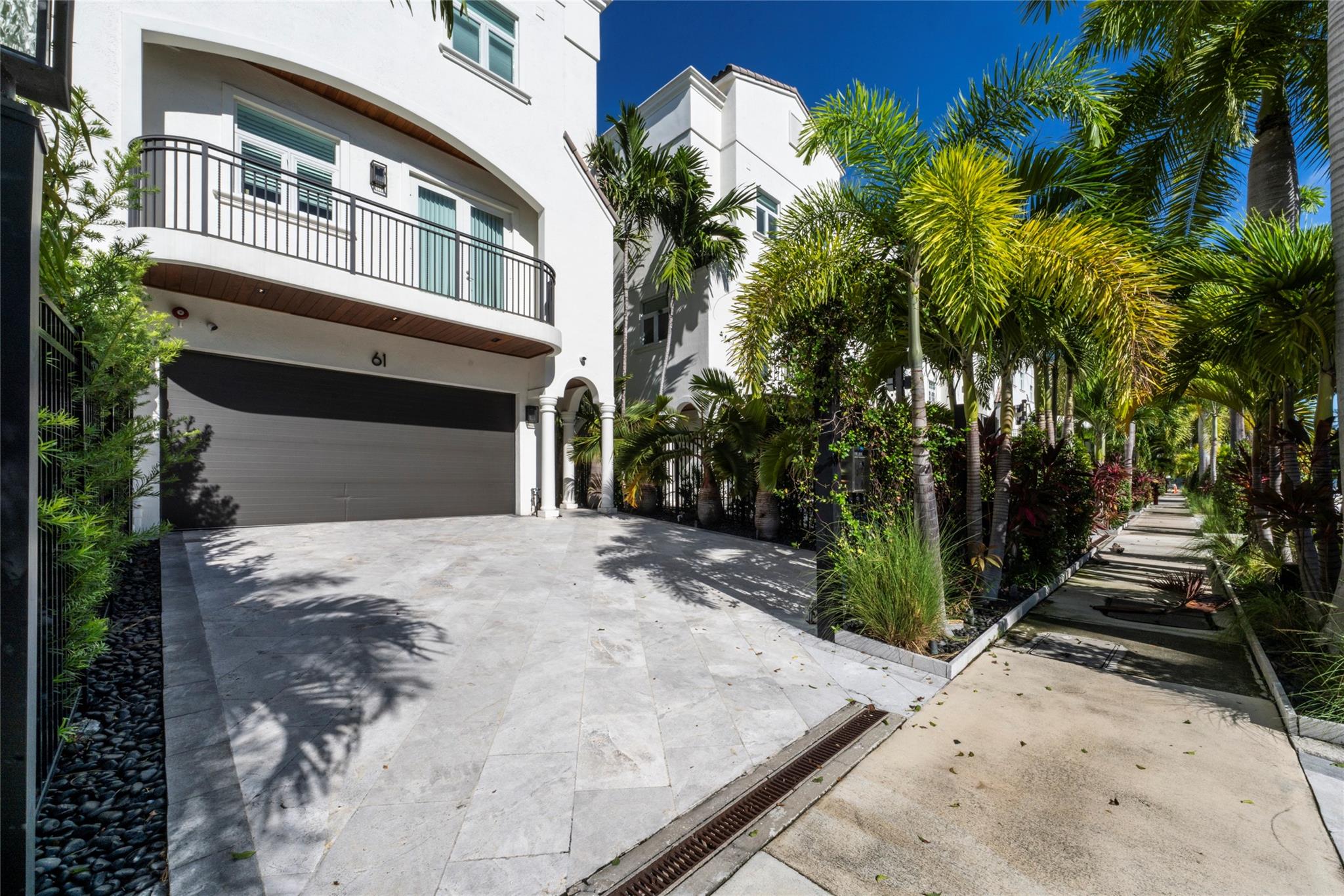 61 Isle Of Venice Dr