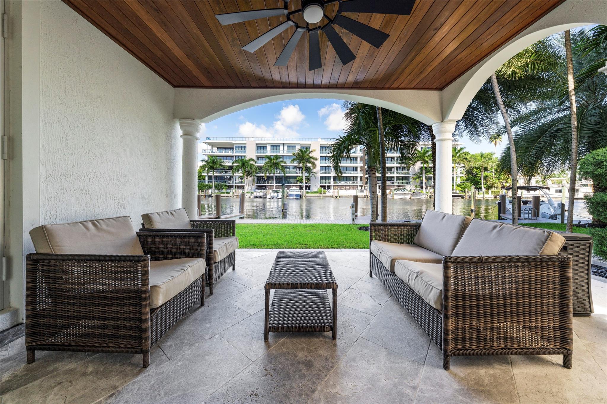 61 Isle Of Venice Dr