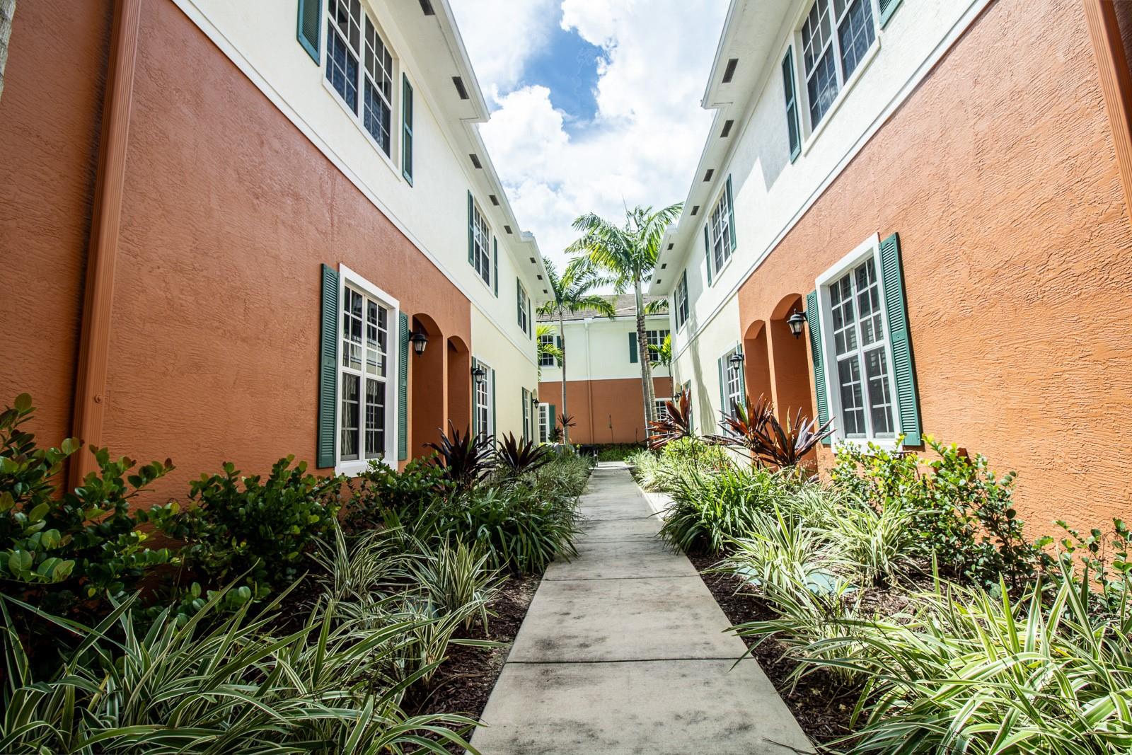713 SW 2 Terr