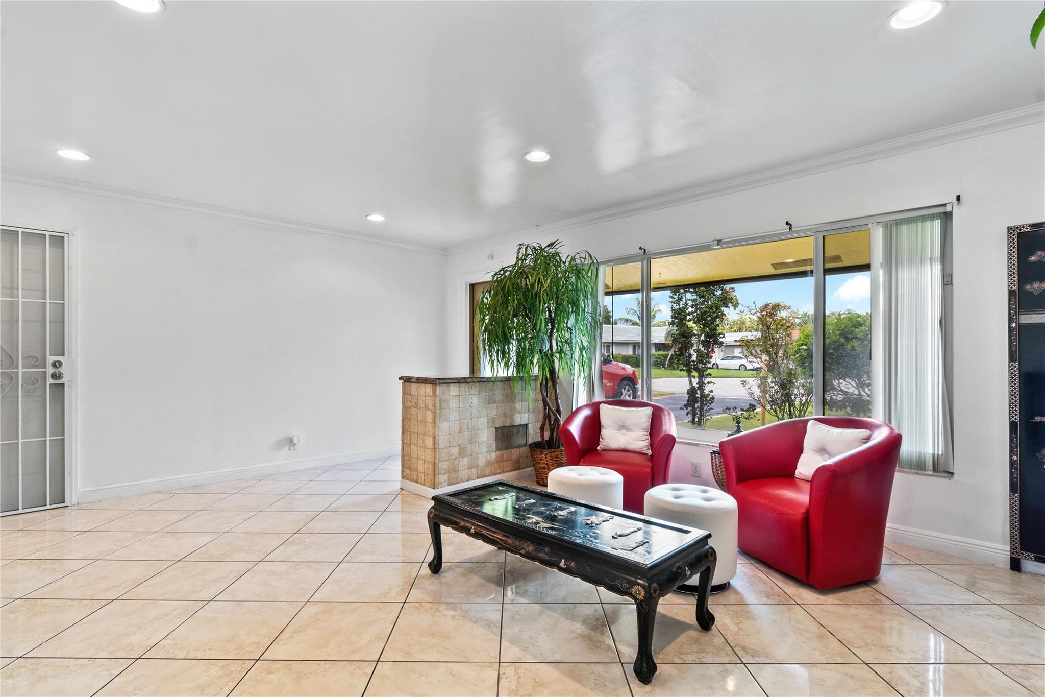 3931 NW 108th Ave