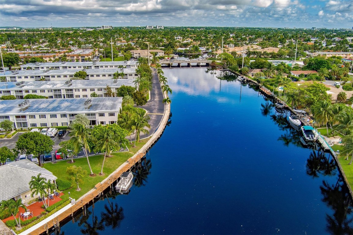 140 Cypress Club Dr 414