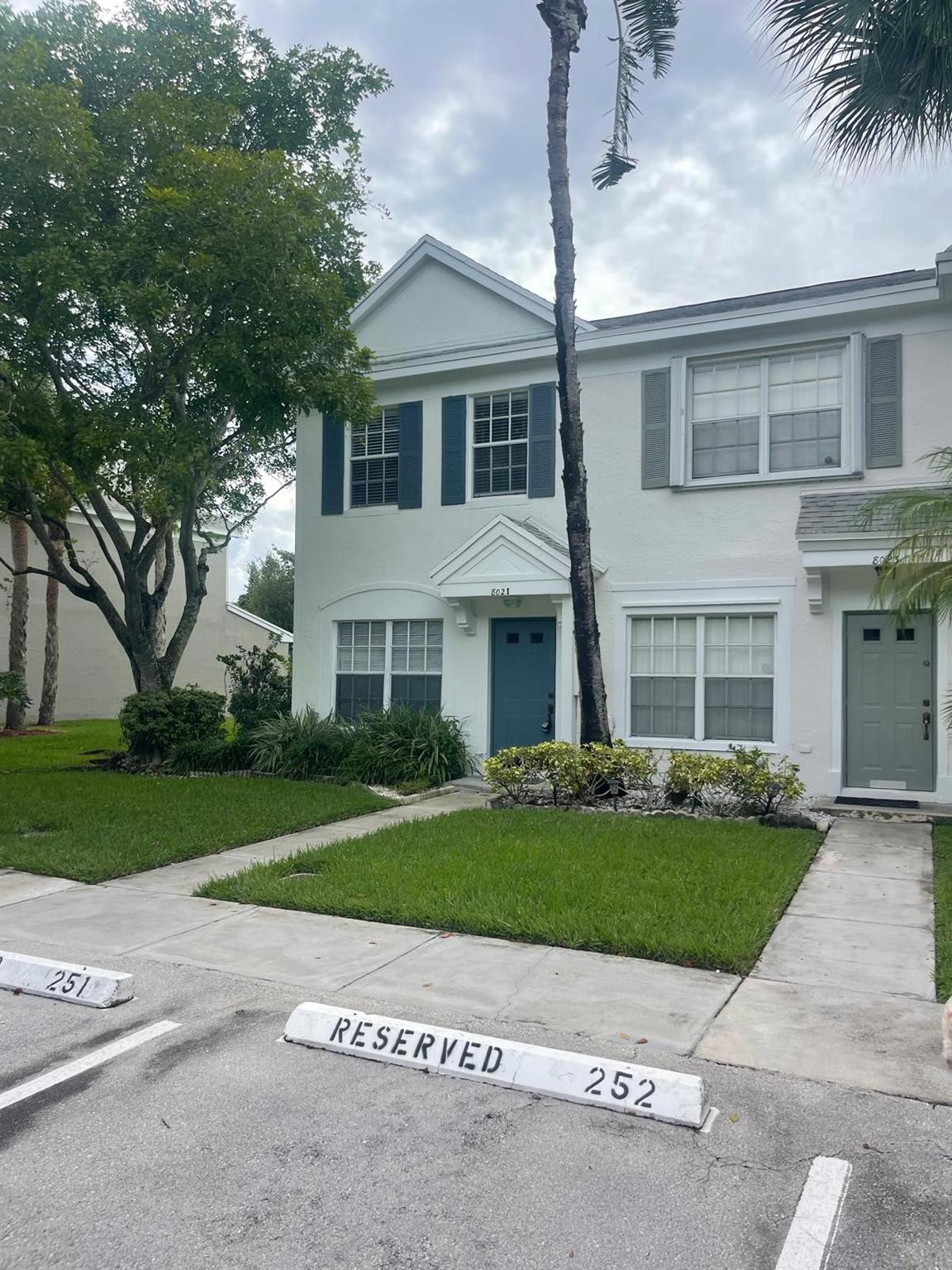 8021 Sanibel Dr