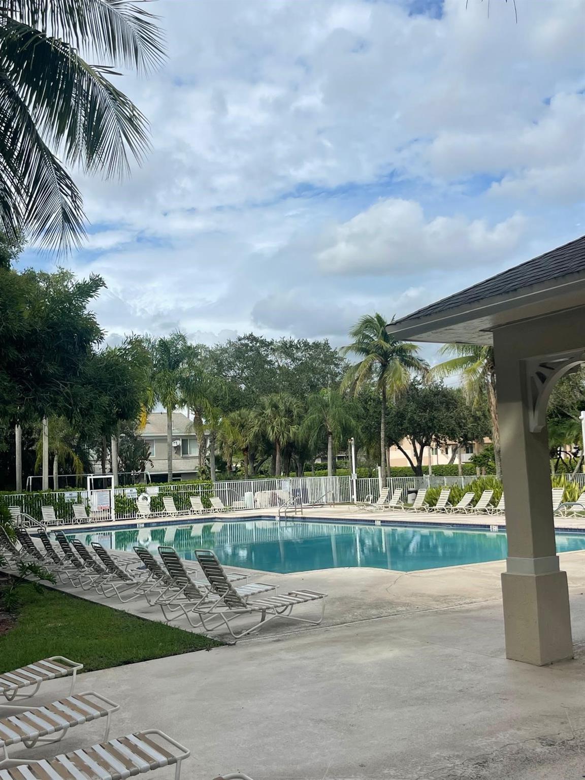 8021 Sanibel Dr