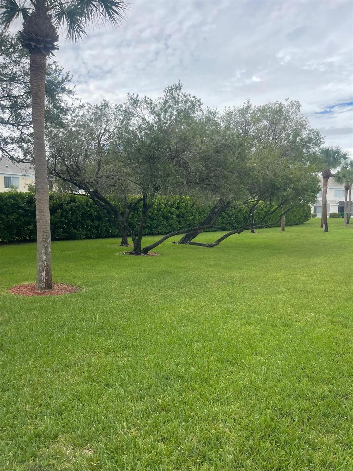 8021 Sanibel Dr