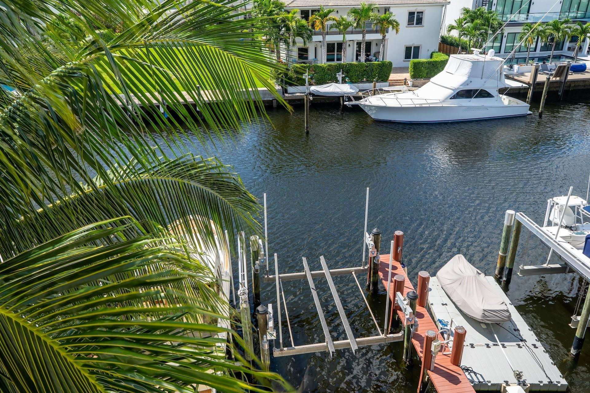 1532 SE 12th St PH-1