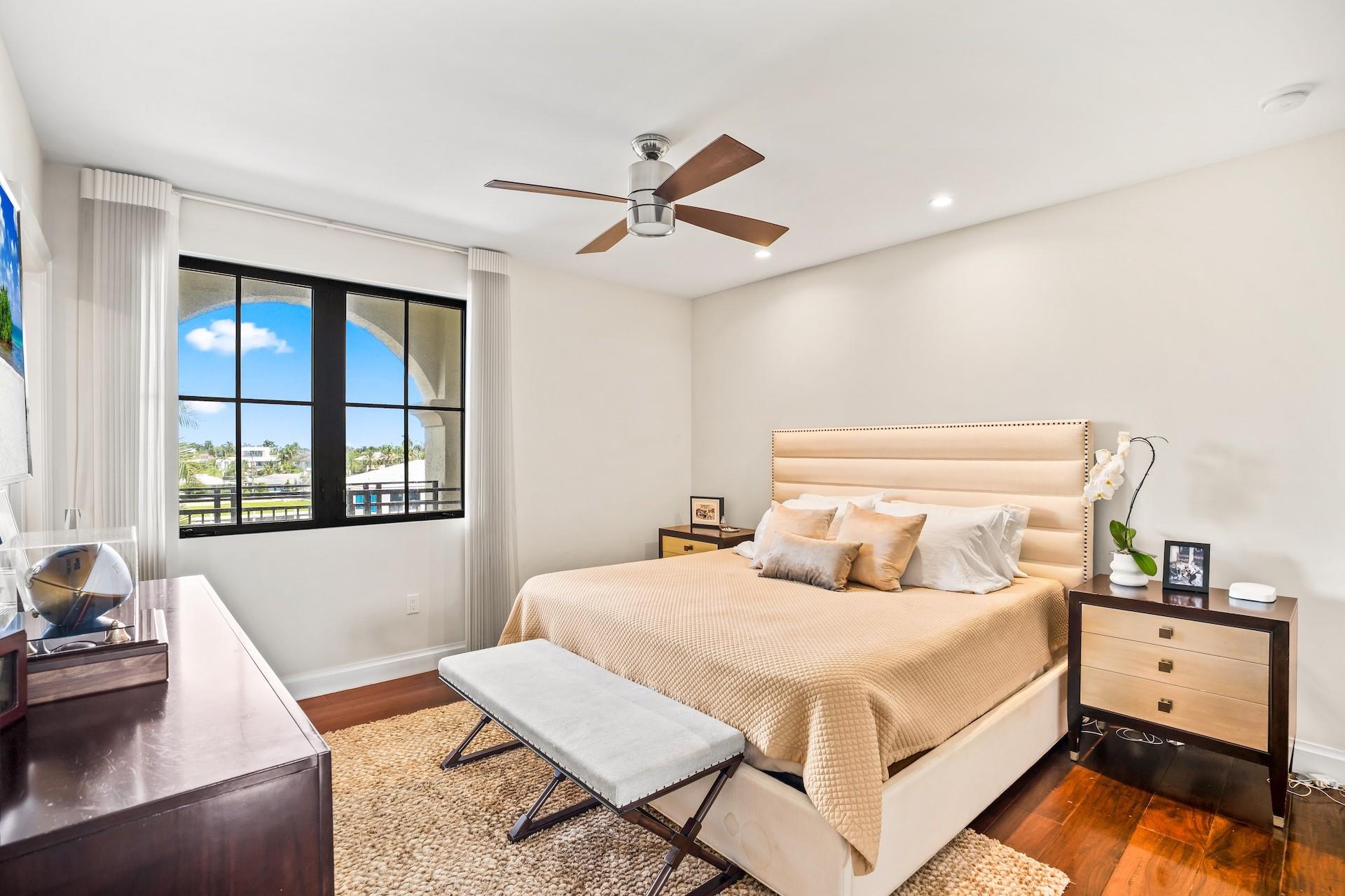 1532 SE 12th St PH-1