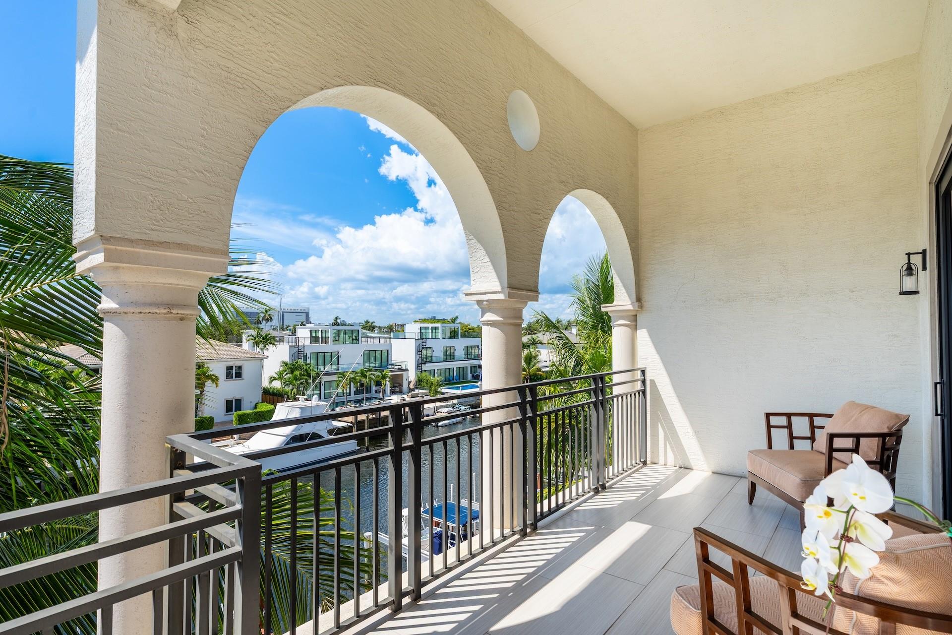 1532 SE 12th St PH-1