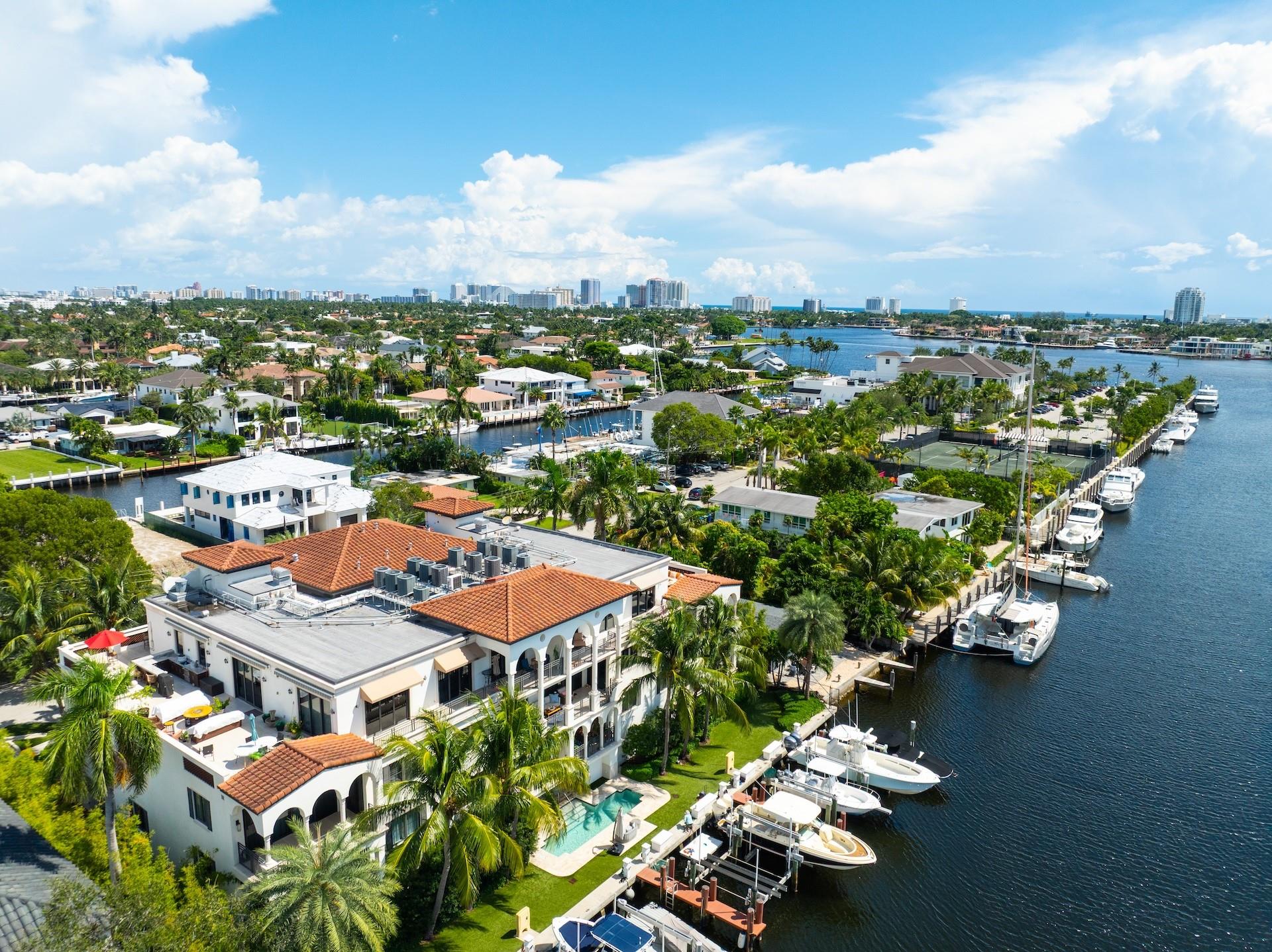 1532 SE 12th St PH-1