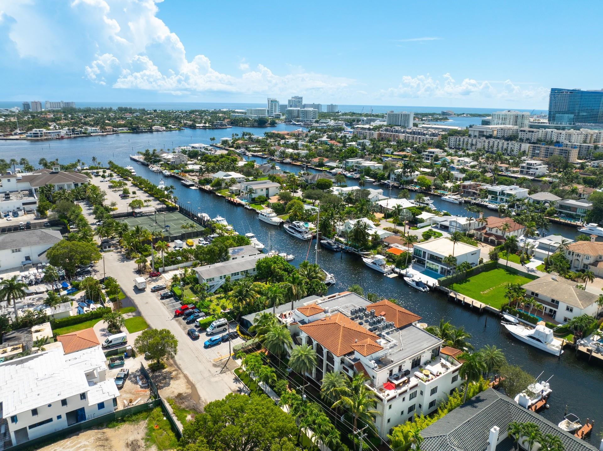 1532 SE 12th St PH-1