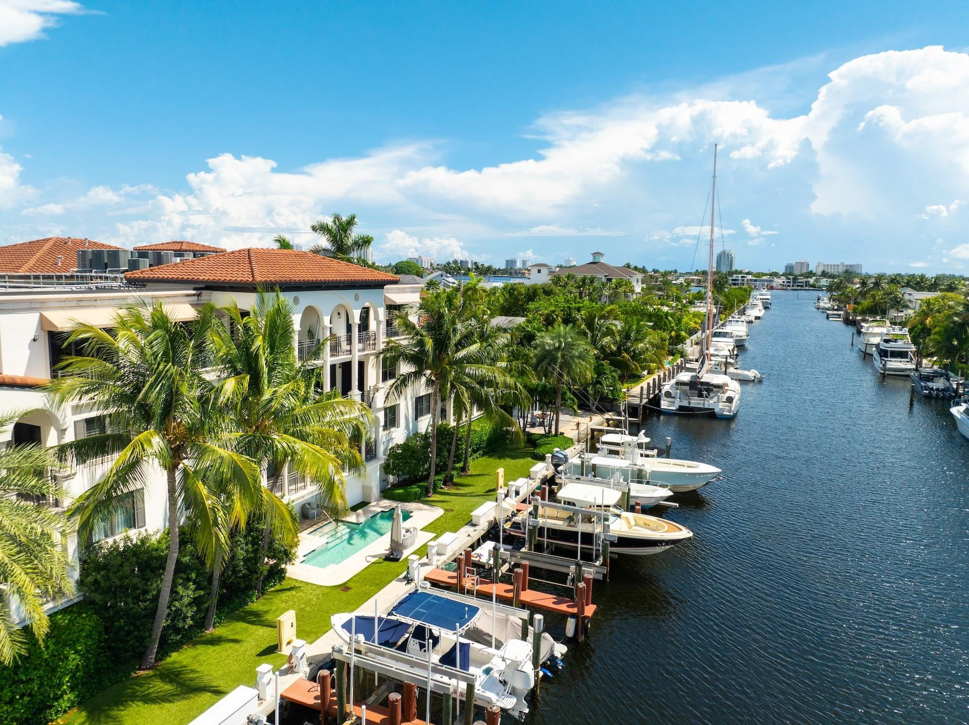 1532 SE 12th St PH-1