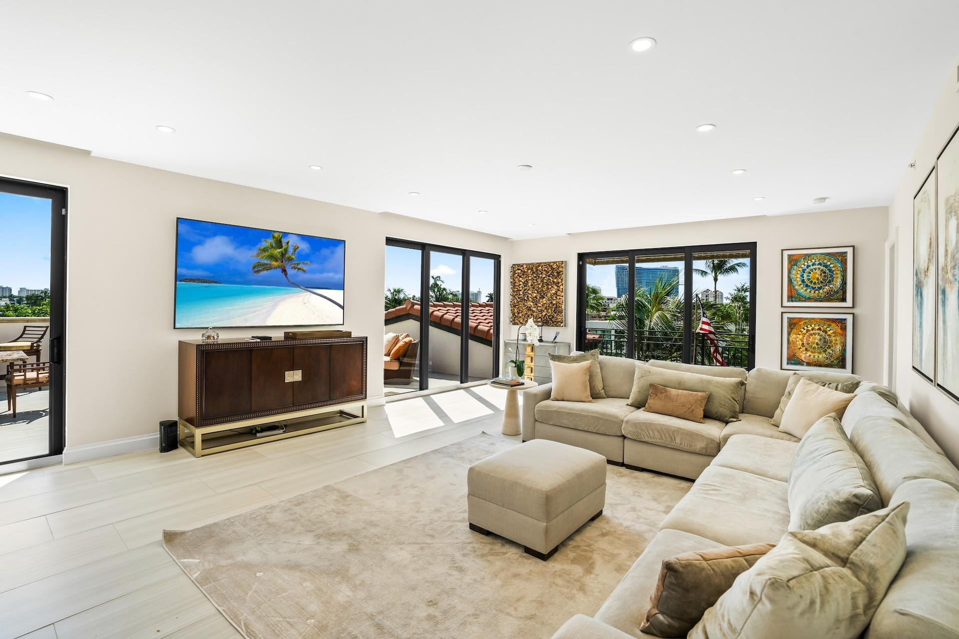 1532 SE 12th St PH-1