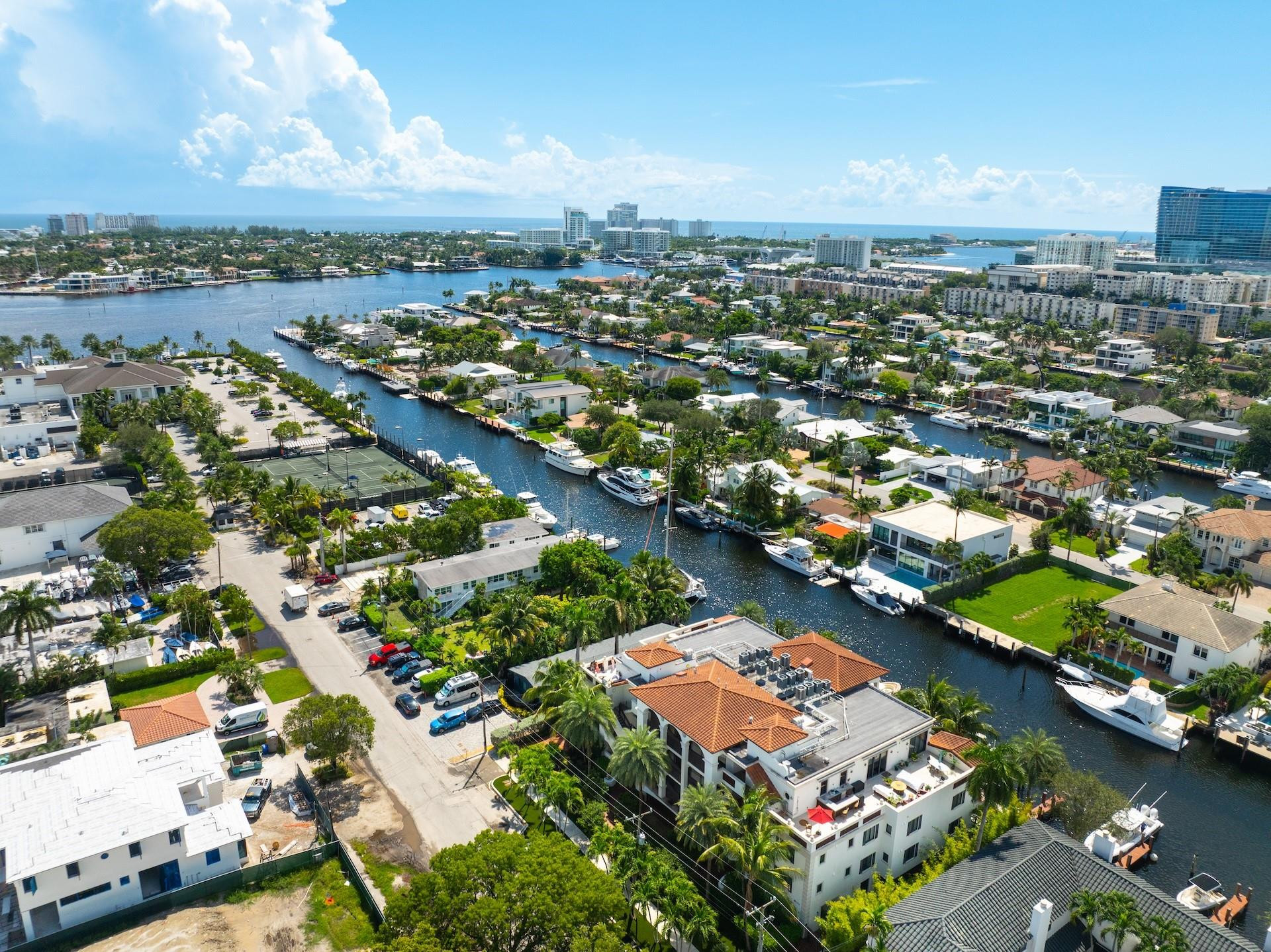 1532 SE 12th St PH-1