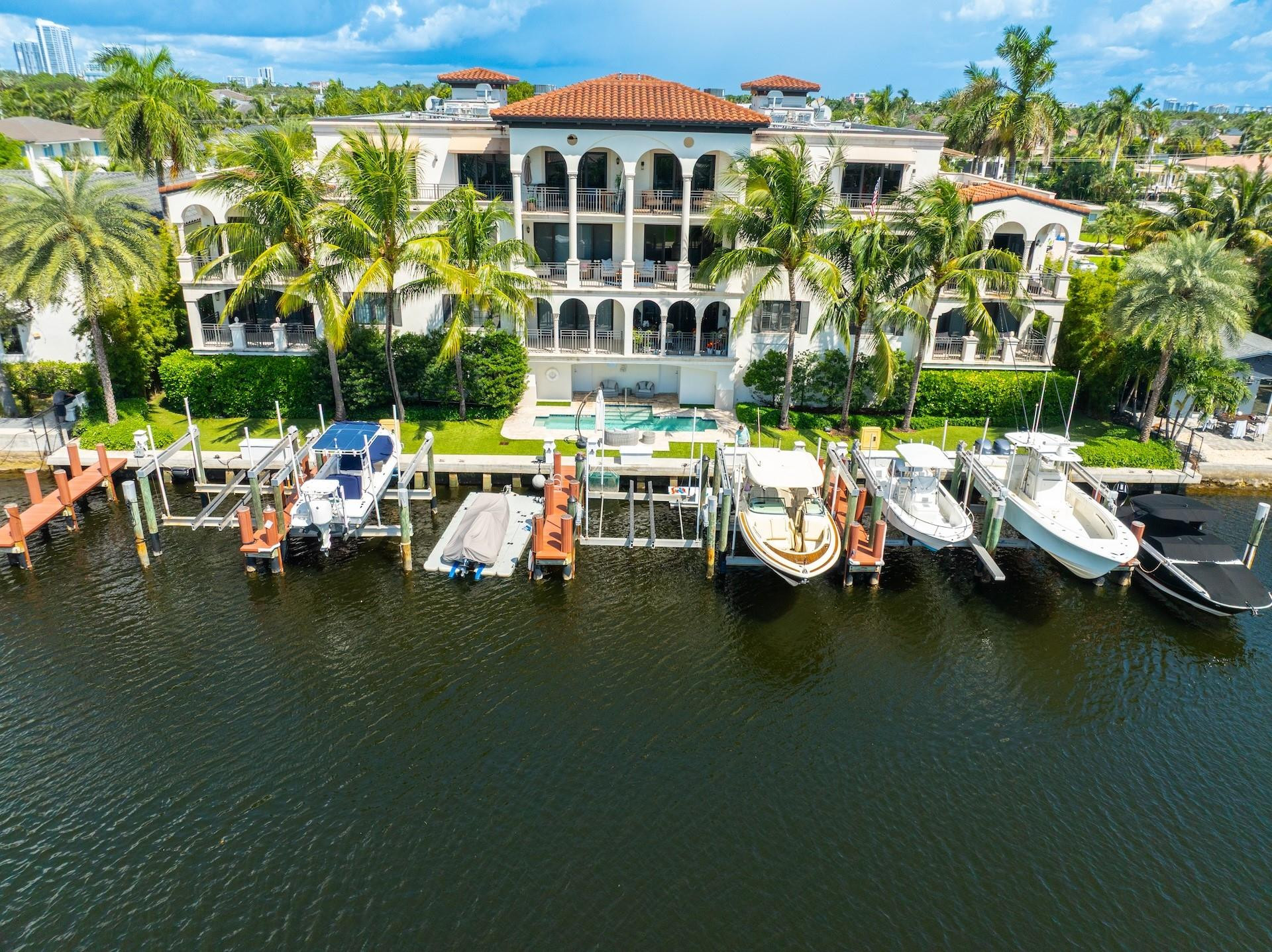 1532 SE 12th St PH-1