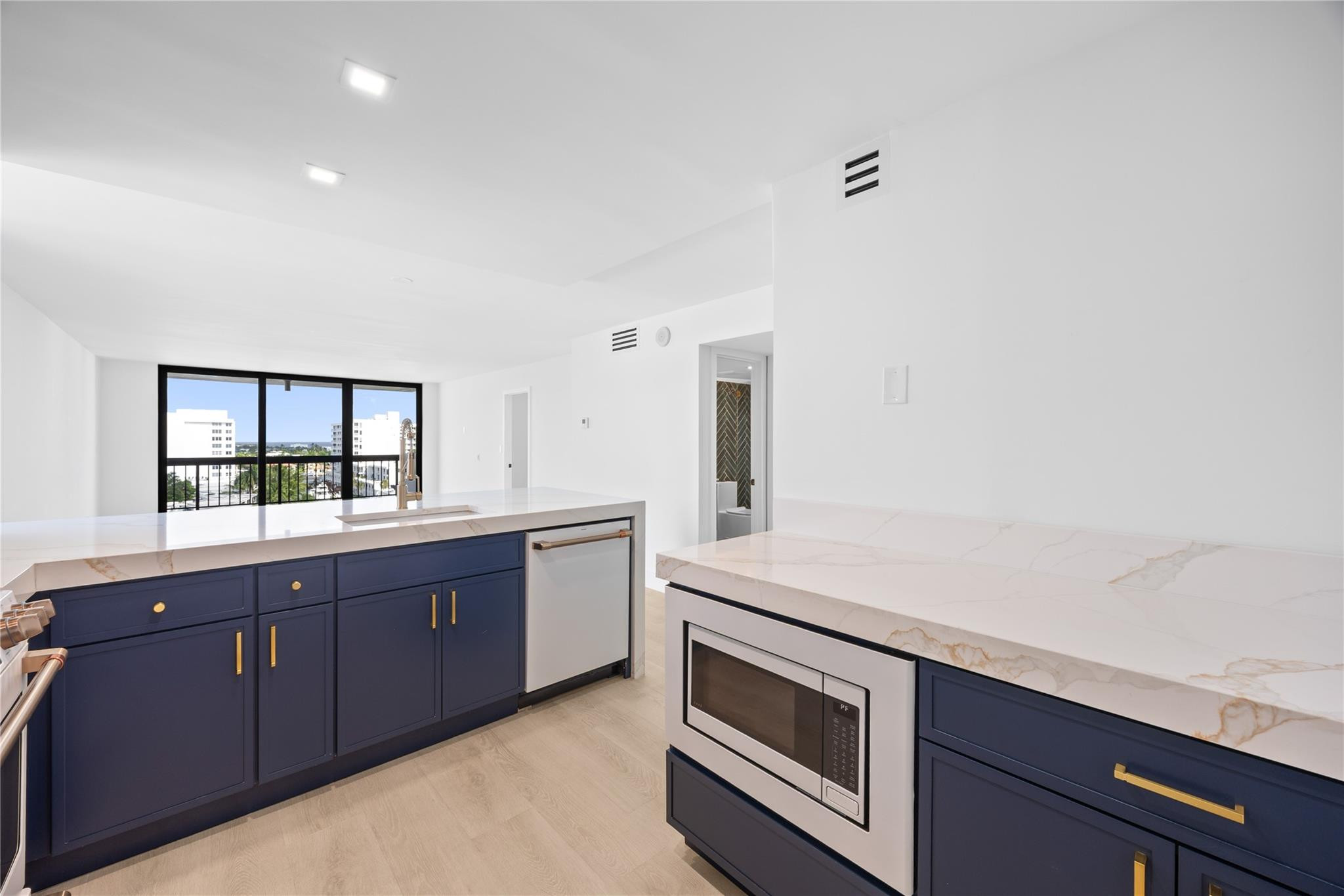 4800 E Bayview Dr 901