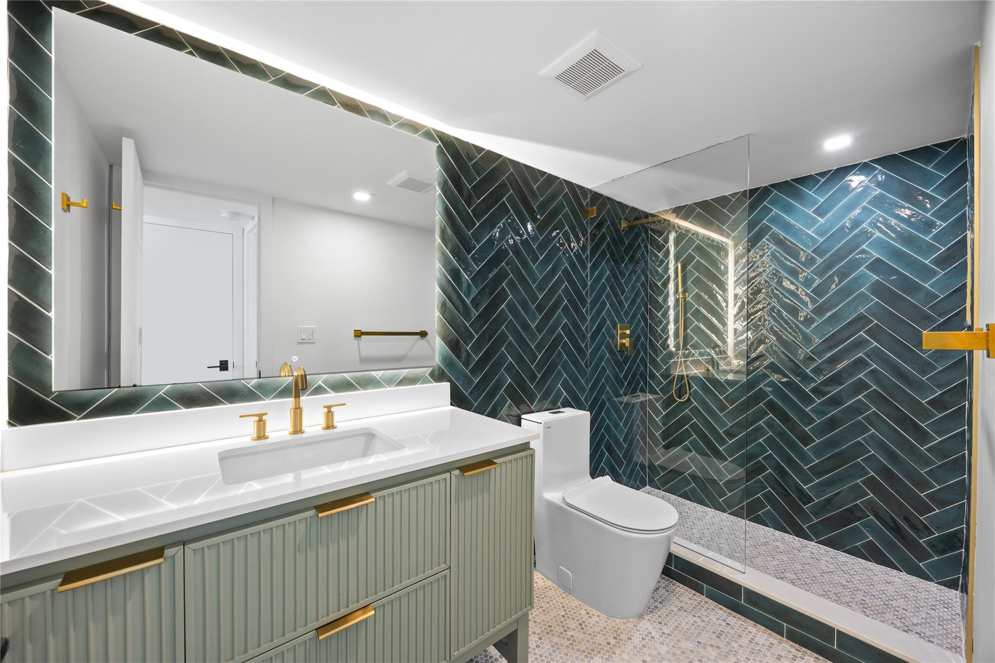 4800 E Bayview Dr 901