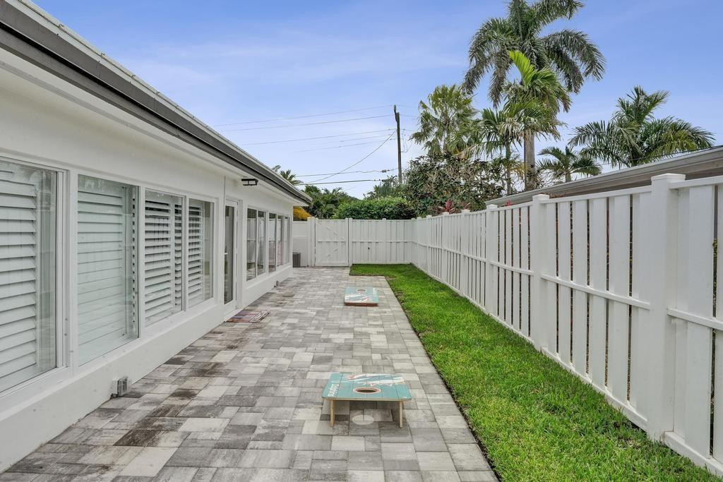 251 Hibiscus Ave