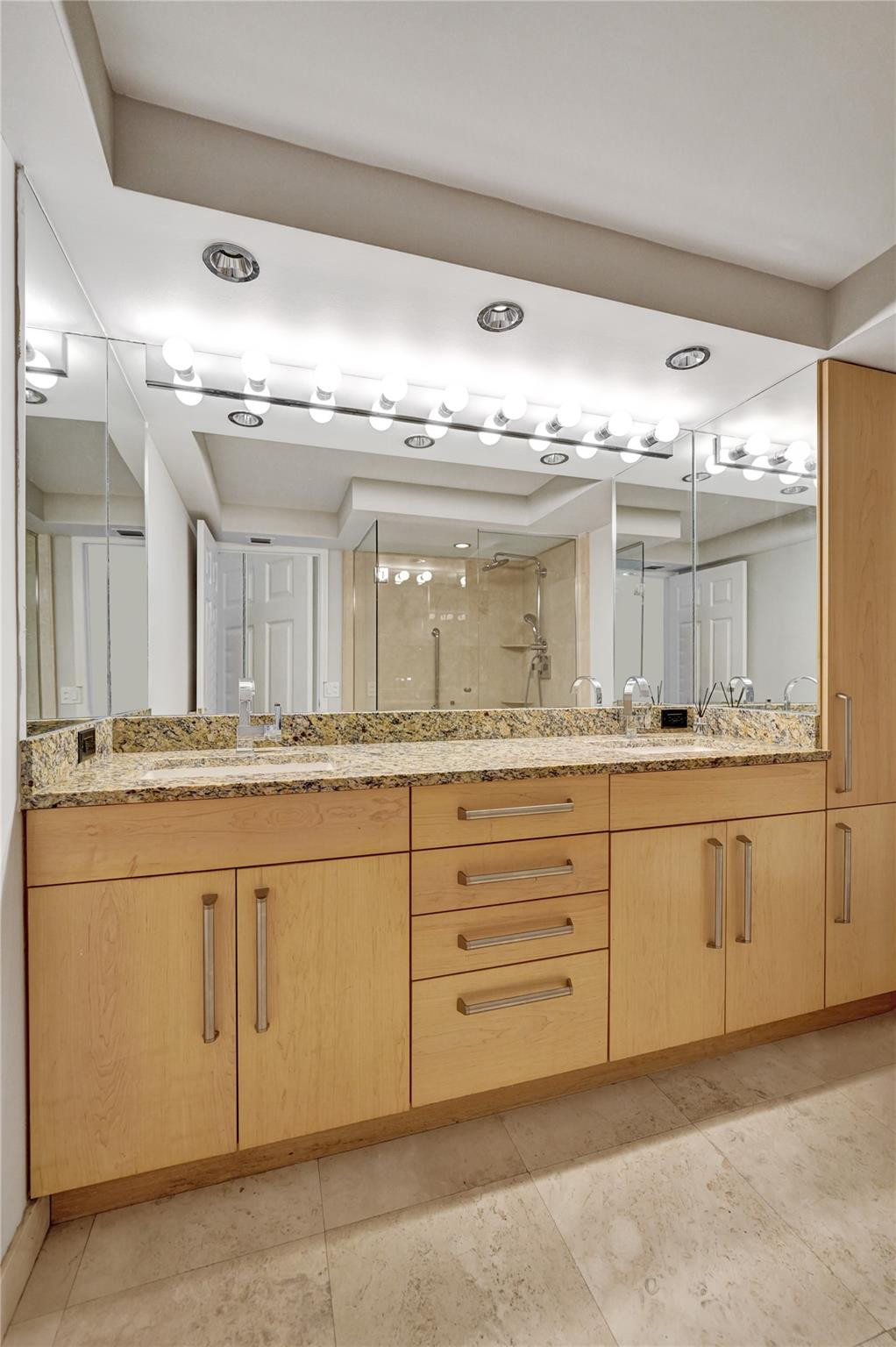 936 Intracoastal Dr 12C