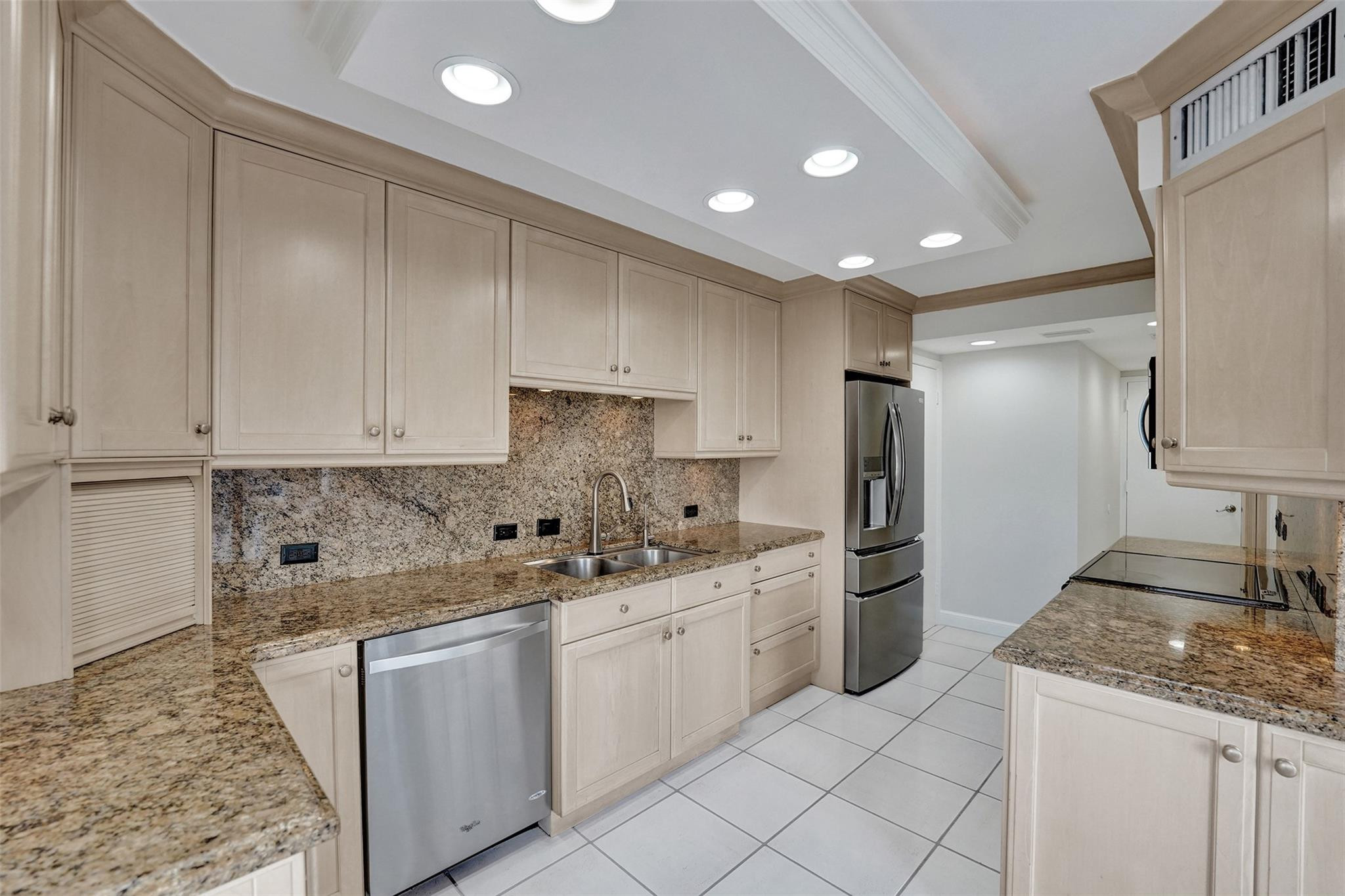 936 Intracoastal Dr 12C