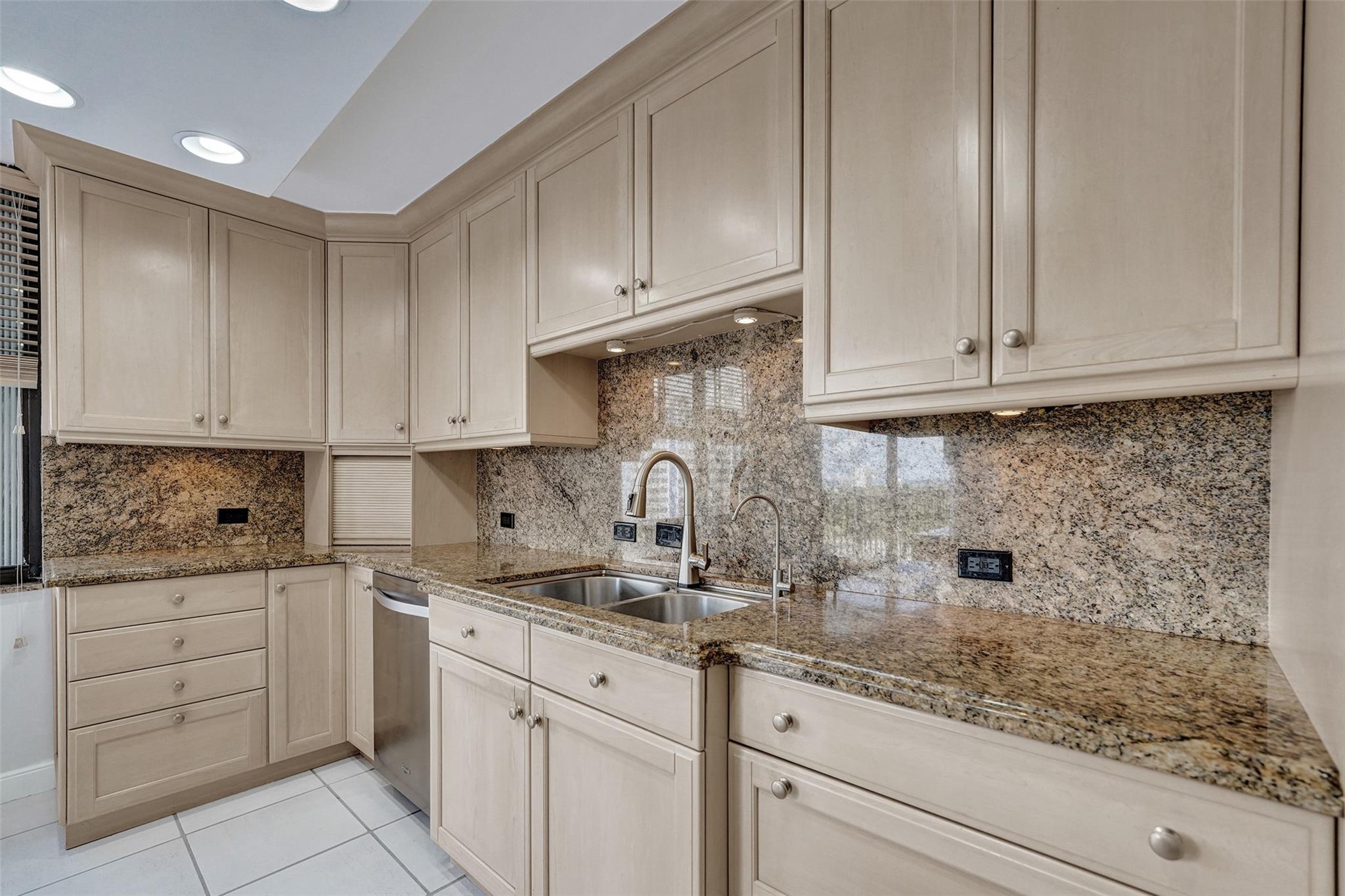 936 Intracoastal Dr 12C