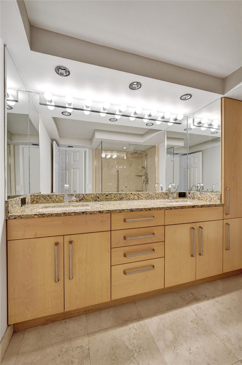 936 Intracoastal Dr 12C