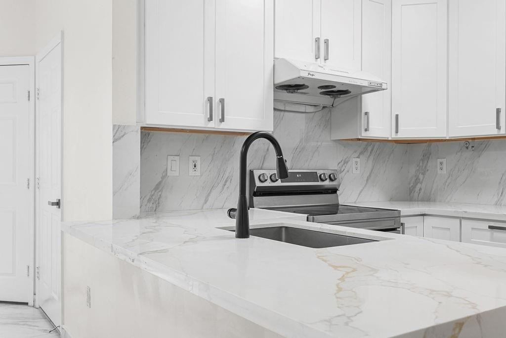 7923 N Southwood Cir