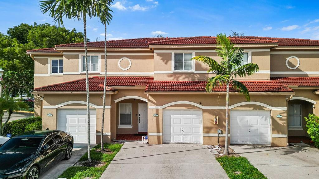 7923 N Southwood Cir