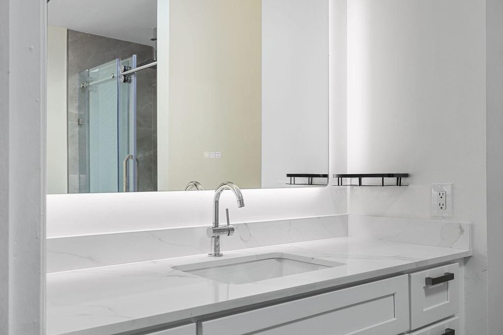 7923 N Southwood Cir