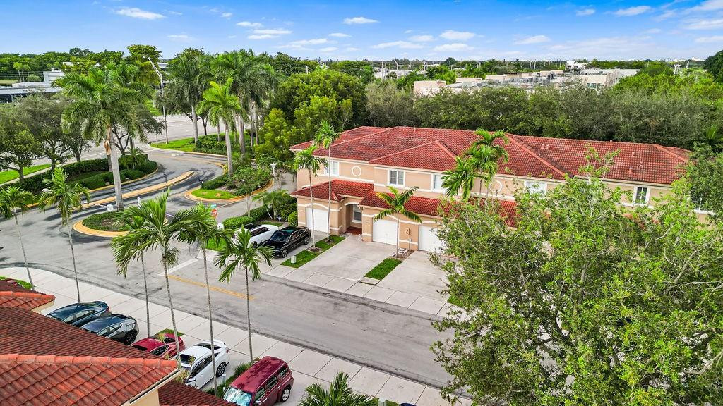 7923 N Southwood Cir