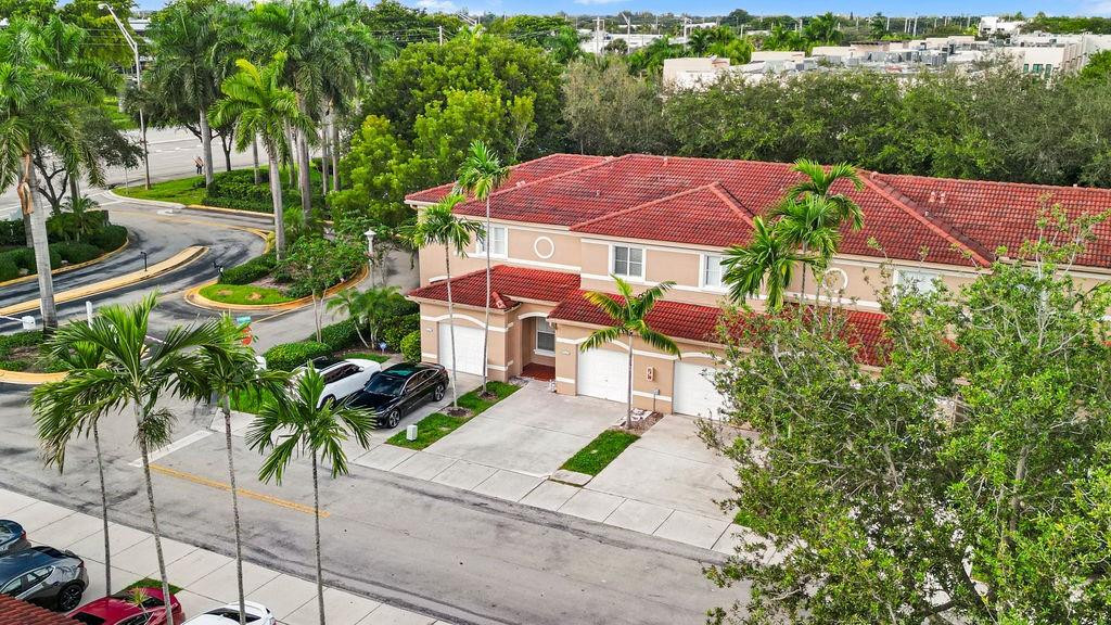 7923 N Southwood Cir