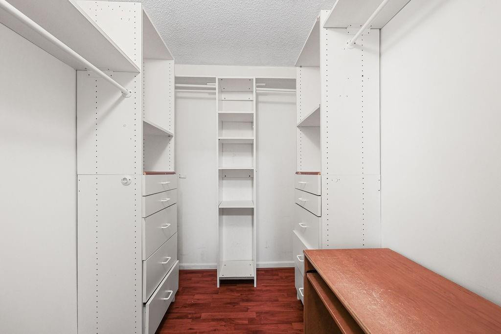 7923 N Southwood Cir