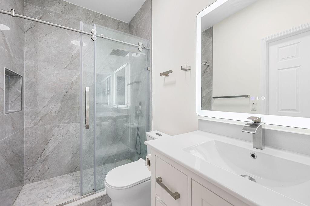 7923 N Southwood Cir