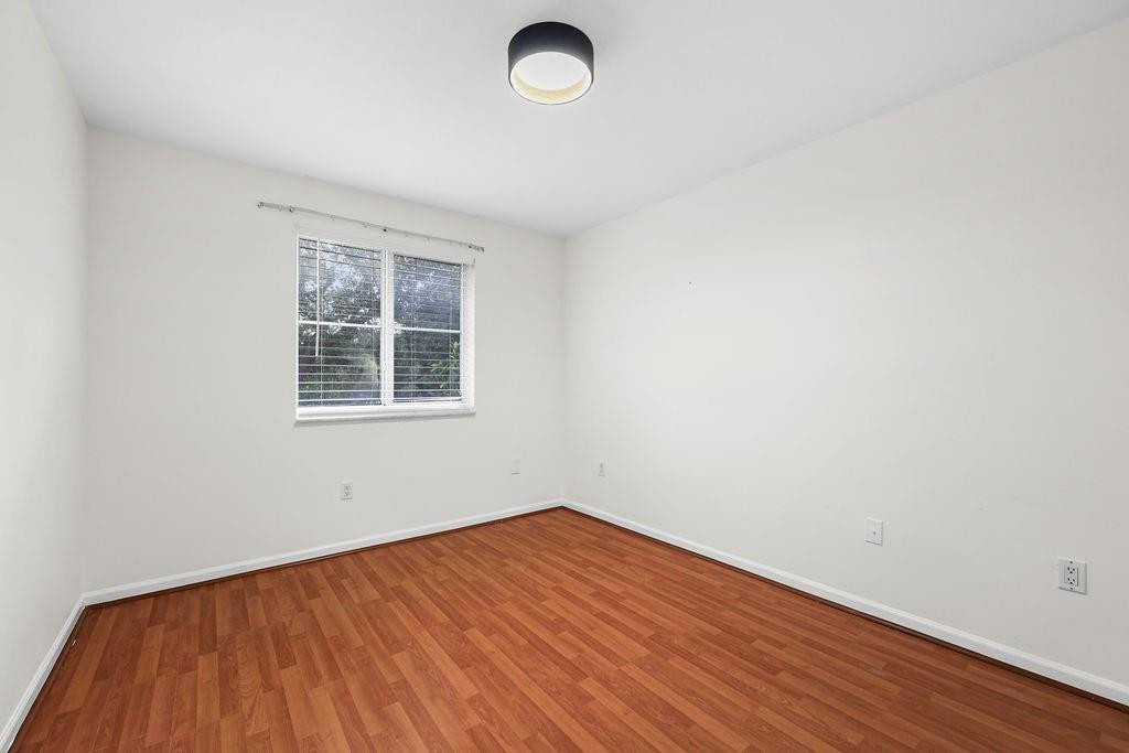 7923 N Southwood Cir