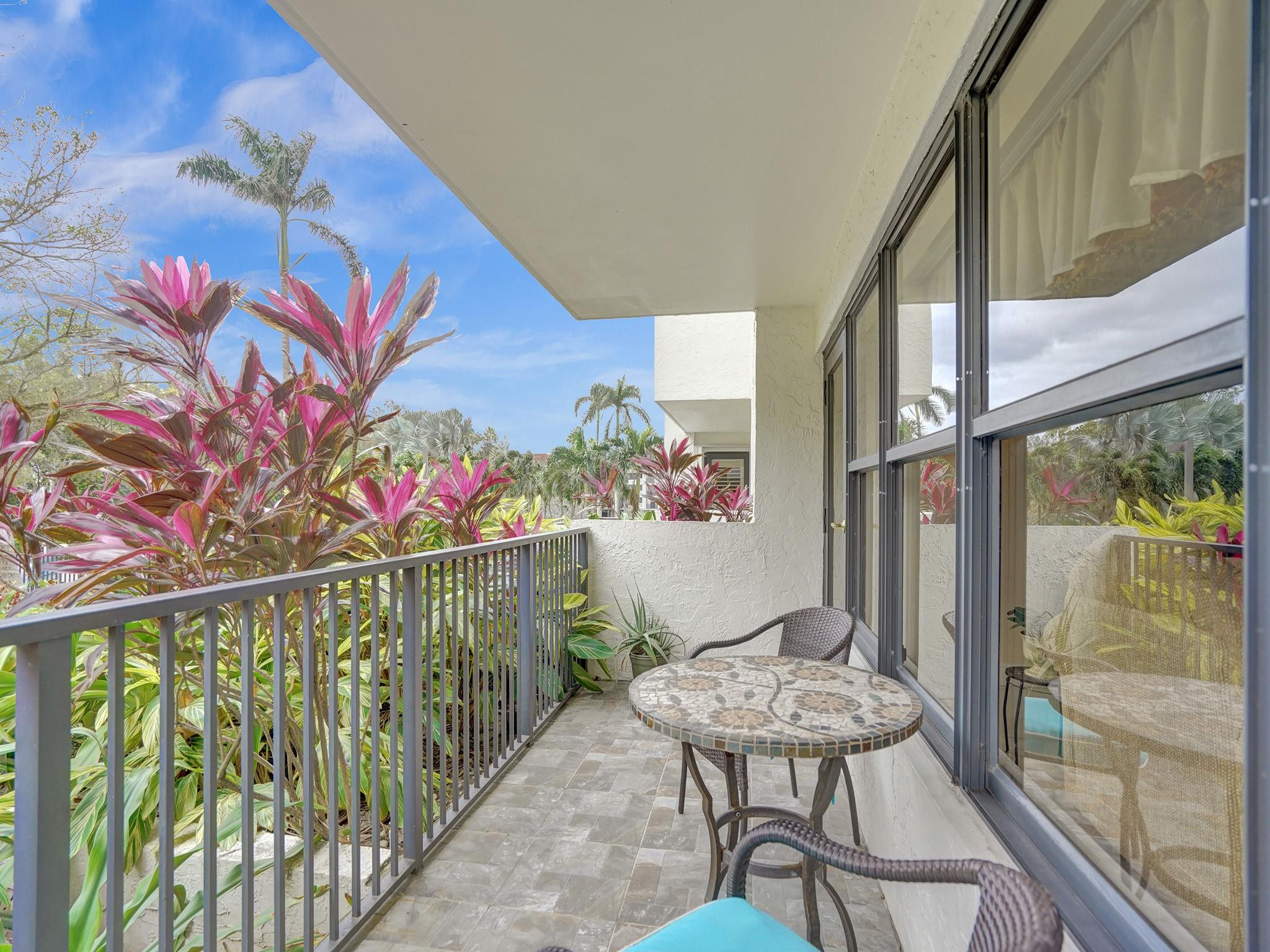 3200 Port Royale Dr 208